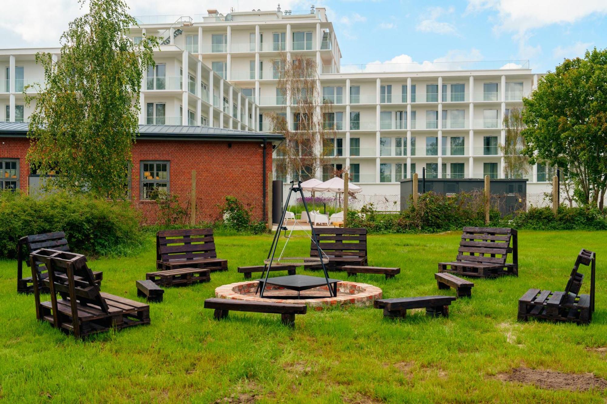 Hotel Arche Fabryka Samolotow W Mielnie Mielno  Eksteriør billede